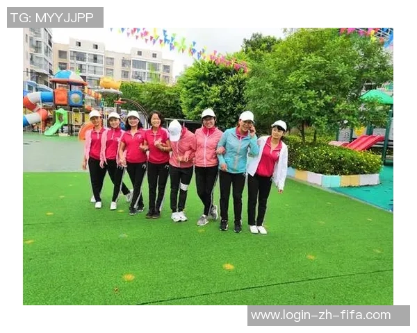 小小足球赛的欢乐时光与团队精神的完美展现 小小足球赛的欢乐时光与团队精神的完美展现